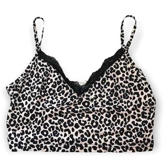 ROMWE Tops - 3/$15 Romwe animal print crop top